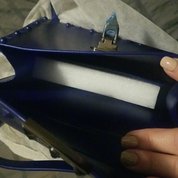 Handbag - Picture 2 of 3